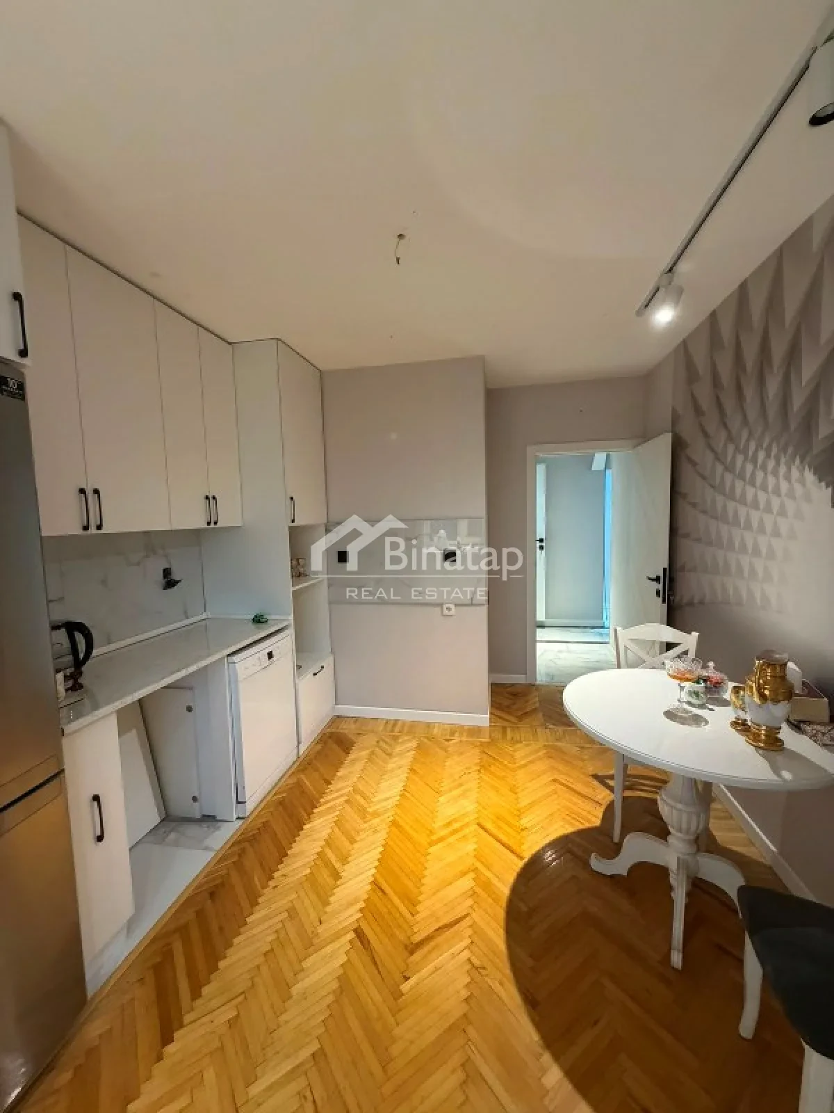 Продаётся 3-комн. квартира 80 м², м. Иншаатчылар — фото 13