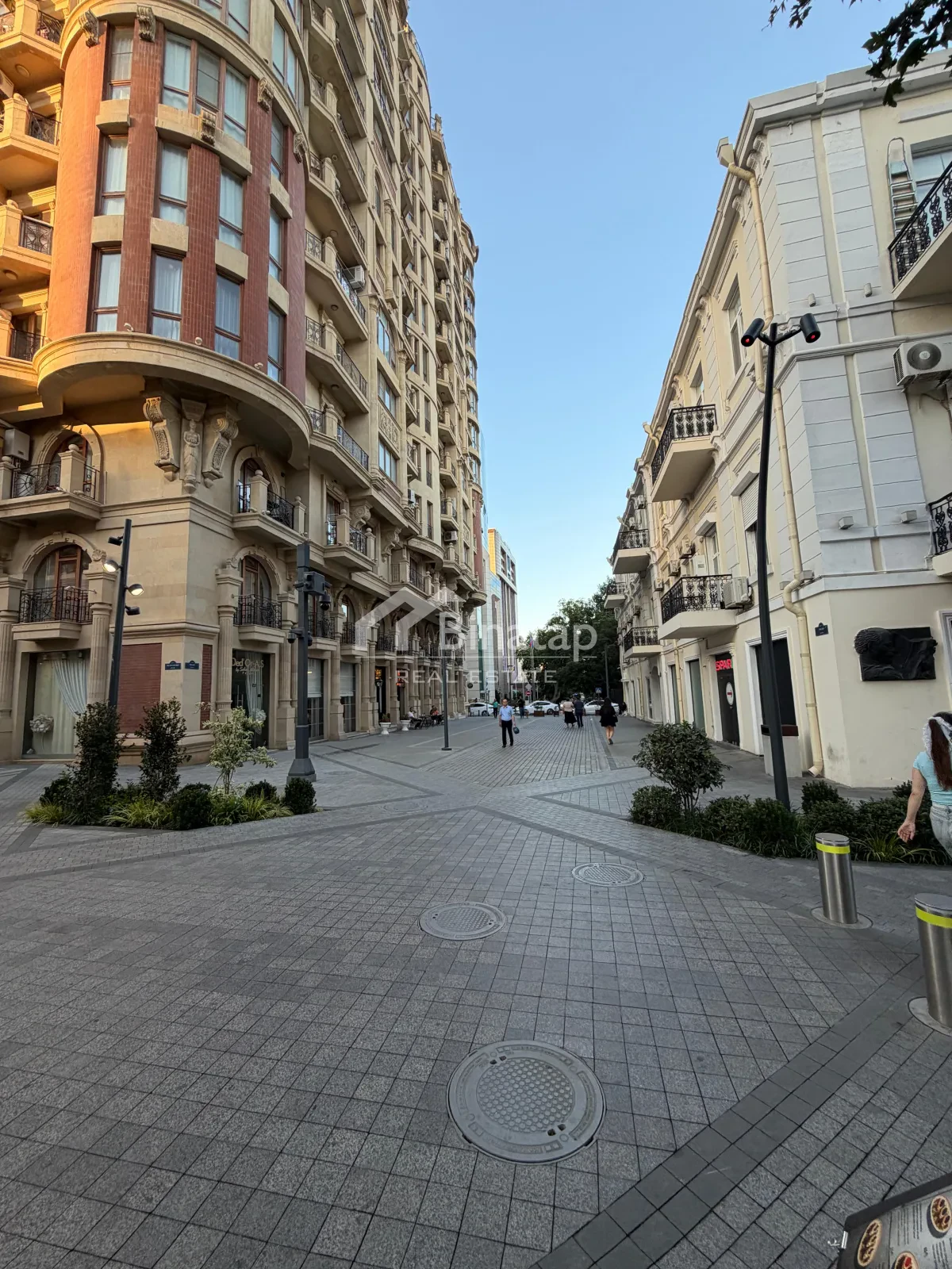 Продаётся 3-комн. новостройка 191 м², м. Ичеришехер — фото 2