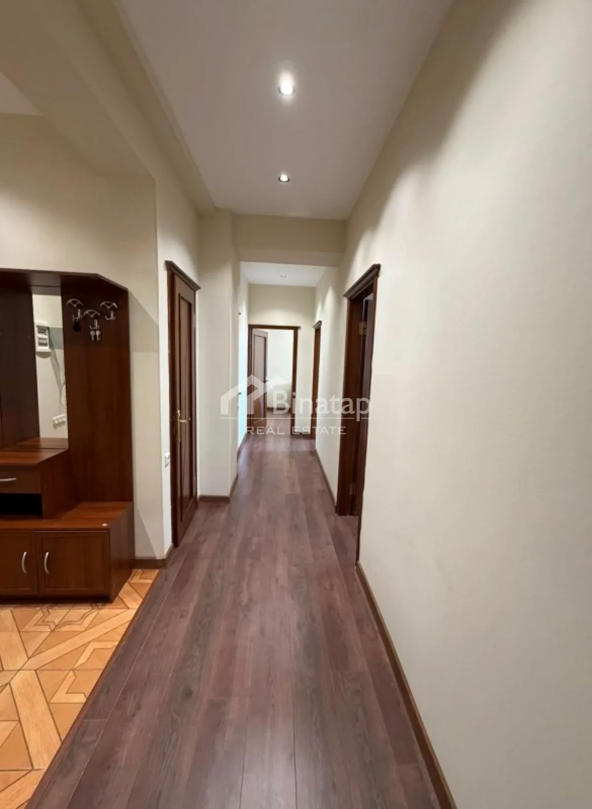 Satılır 3 otaqlı yeni tikili 120 m², 8 Noyabr m. — şəkil 14