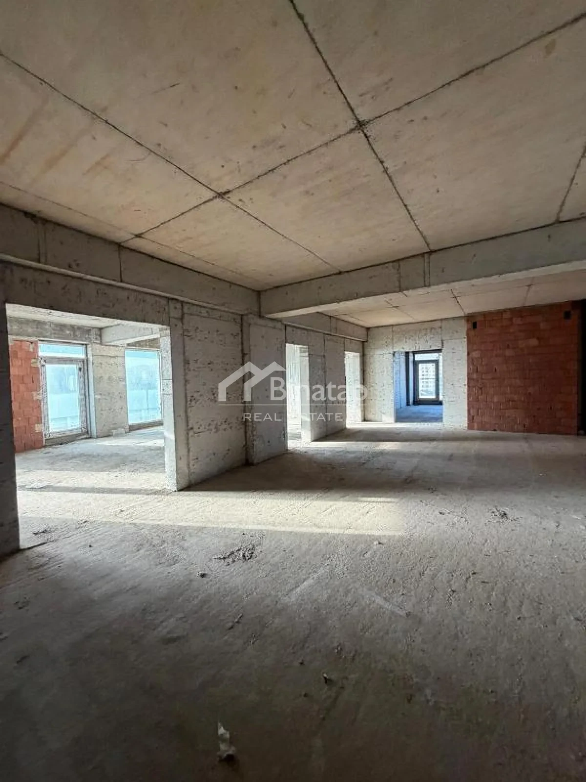 Satılır 4 otaqlı yeni tikili 240 m², 28 May m. — şəkil 11
