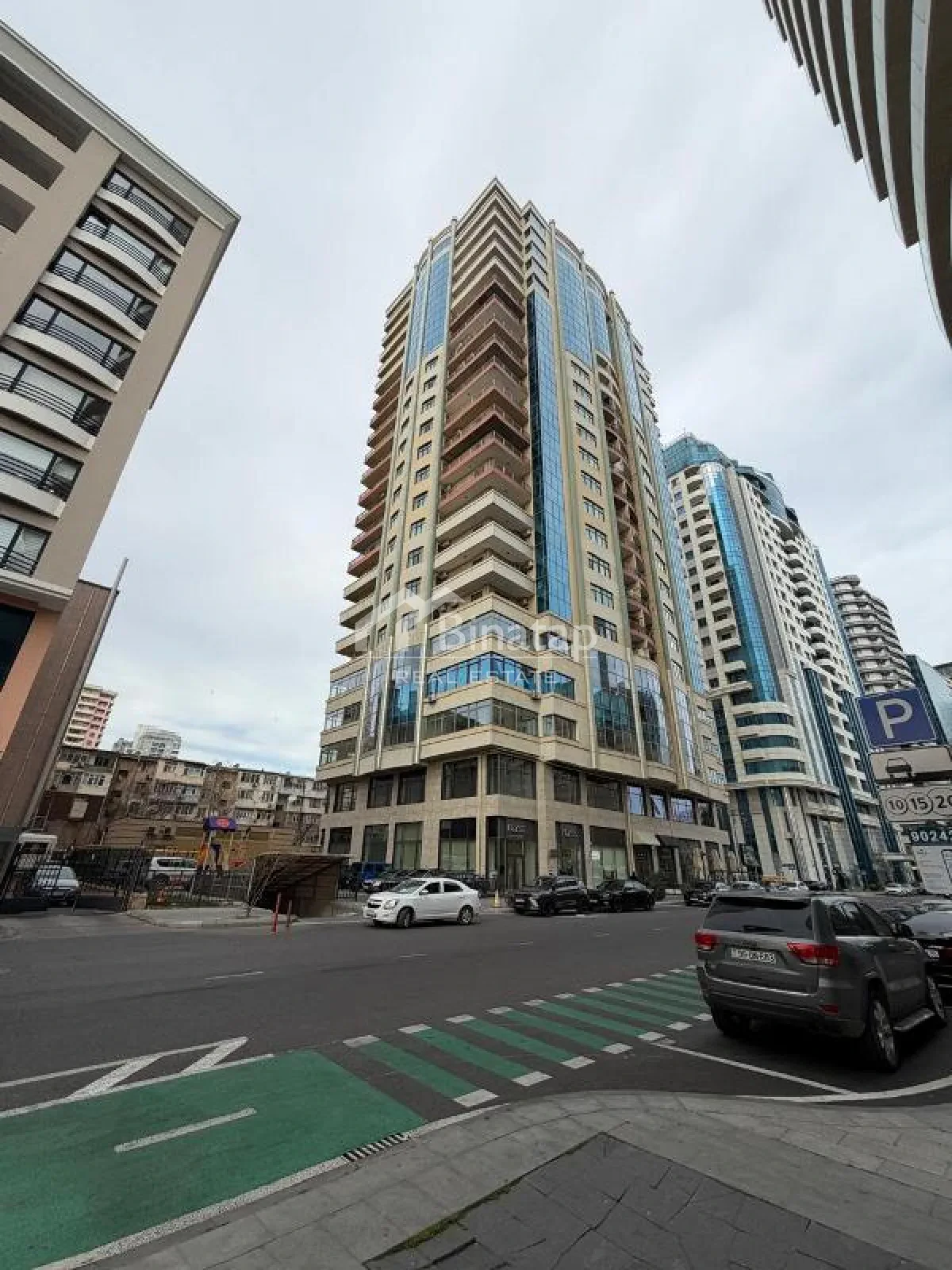Satılır 4 otaqlı yeni tikili 240 m², 28 May m. — şəkil 15