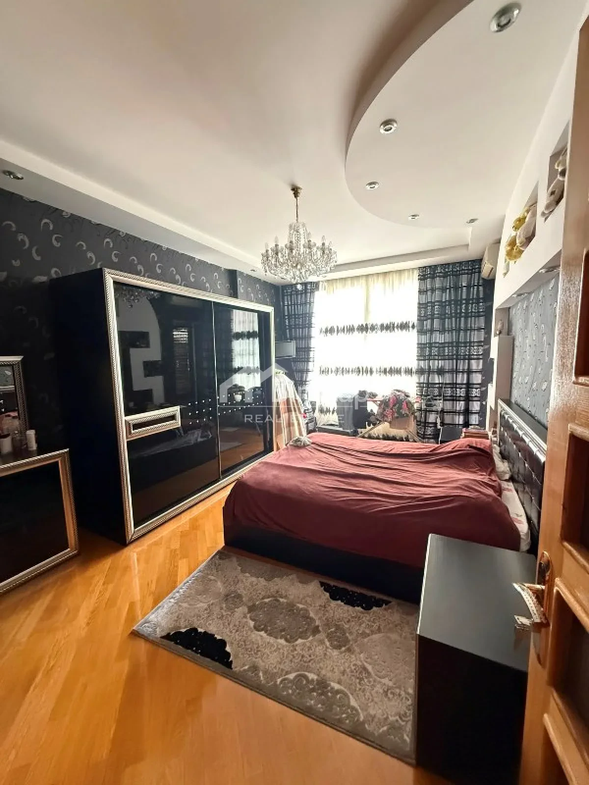 Satılır 3 otaqlı yeni tikili 130 m², 8 Noyabr m. — şəkil 4