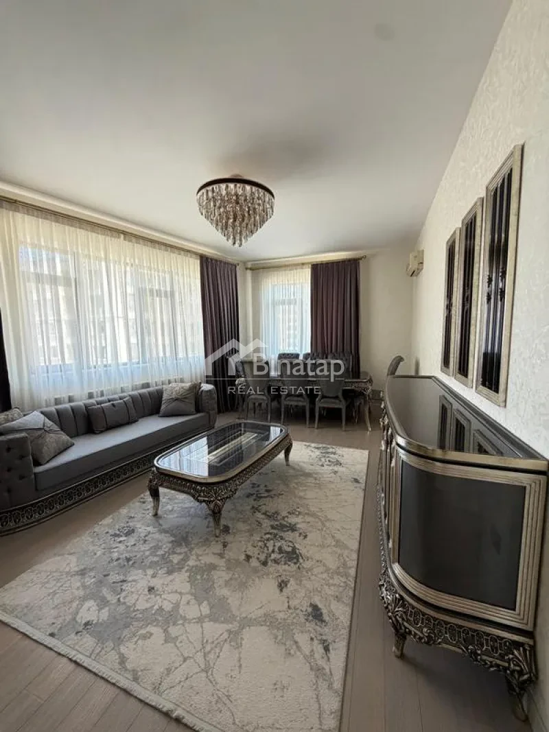 Satılır 2 otaqlı yeni tikili 100 m², 8 Noyabr m.