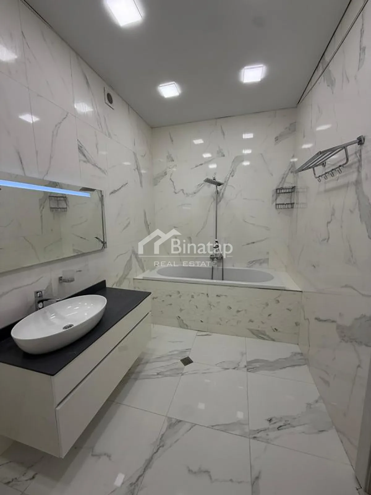 Satılır 2 otaqlı yeni tikili 100 m², 8 Noyabr m. — şəkil 16