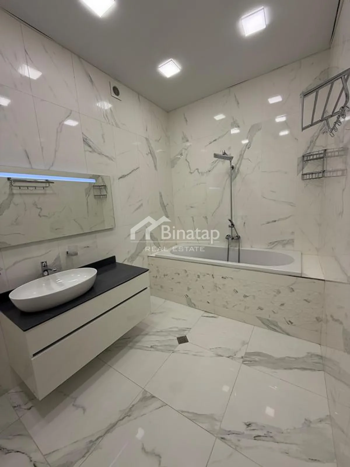 Satılır 2 otaqlı yeni tikili 100 m², 8 Noyabr m. — şəkil 17