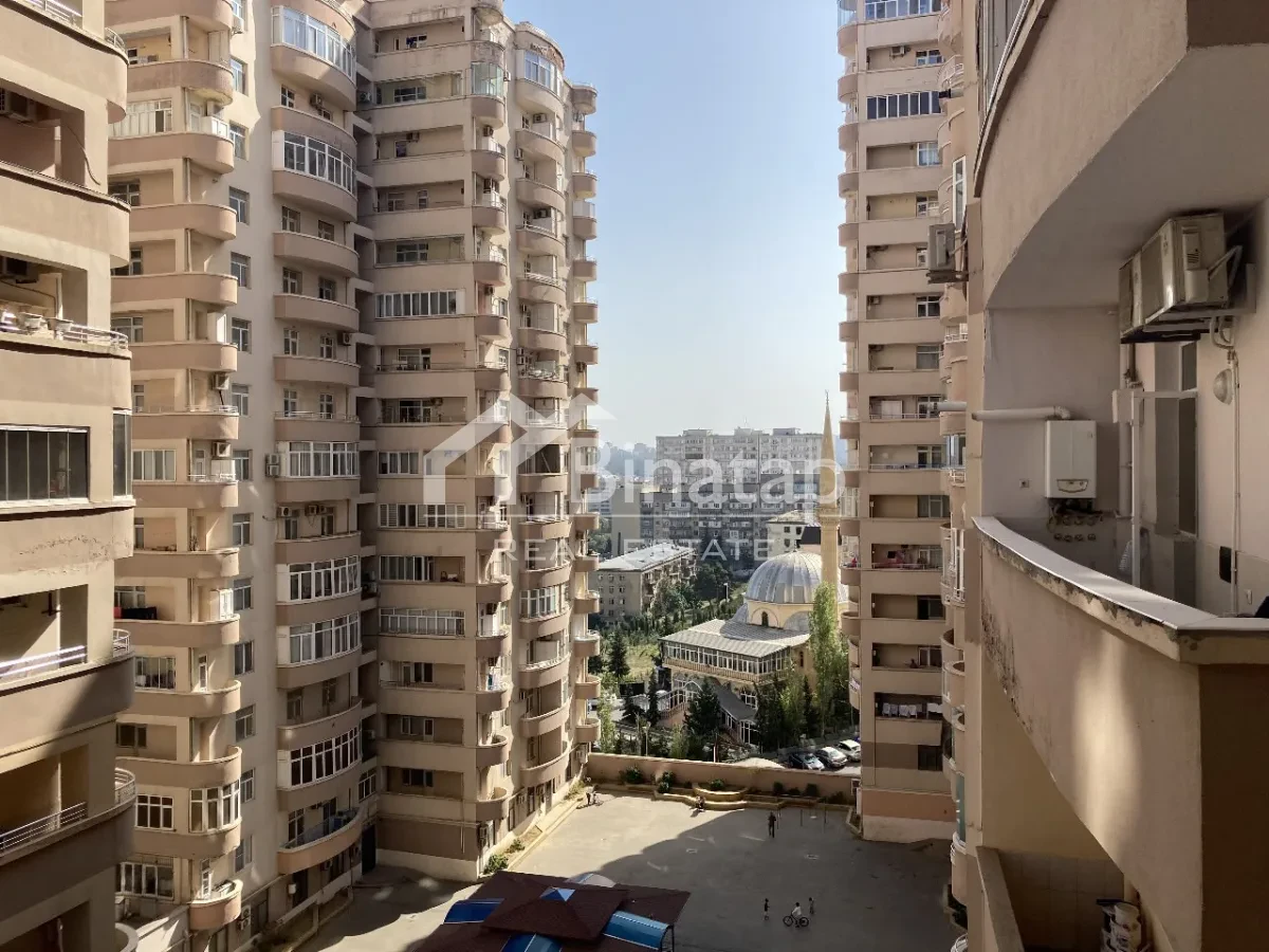 Продаётся 3-комн. новостройка 102 м², м. Элмляр Академиясы — фото 1