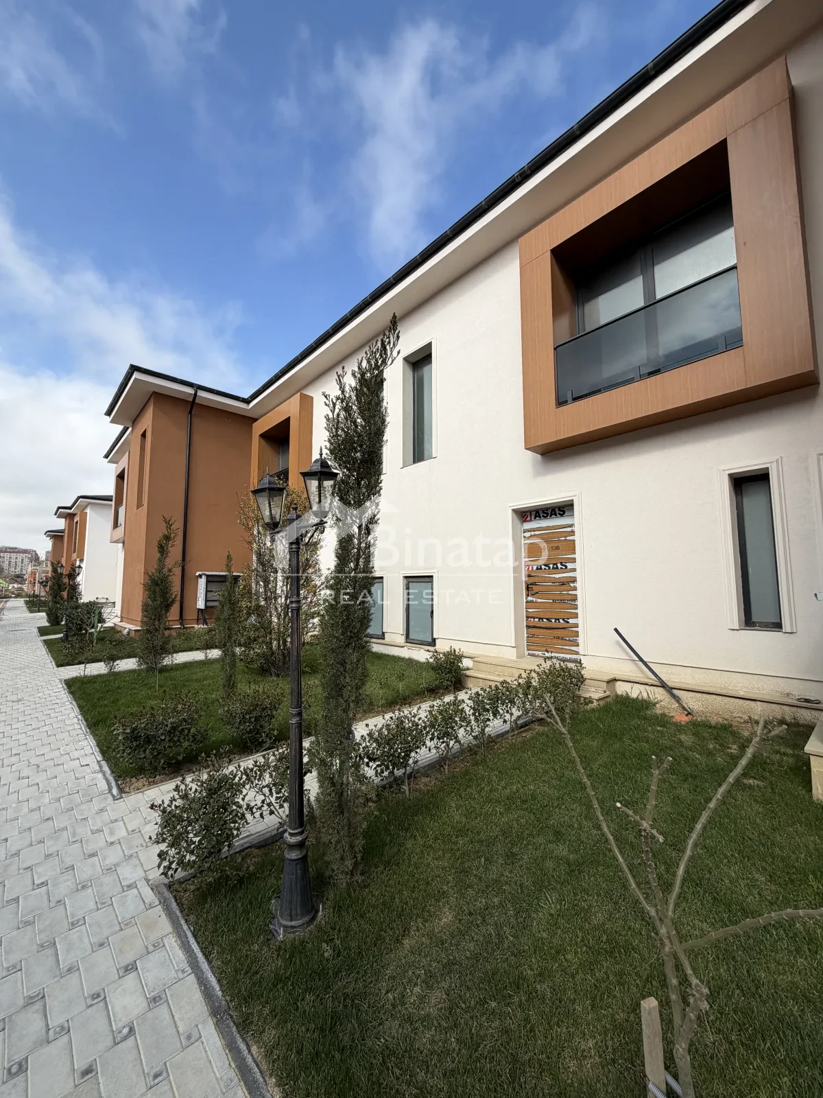 Satılır 4 otaqlı həyət evi / bağ evi 150 m², Elmlər Akademiyası m. — şəkil 1