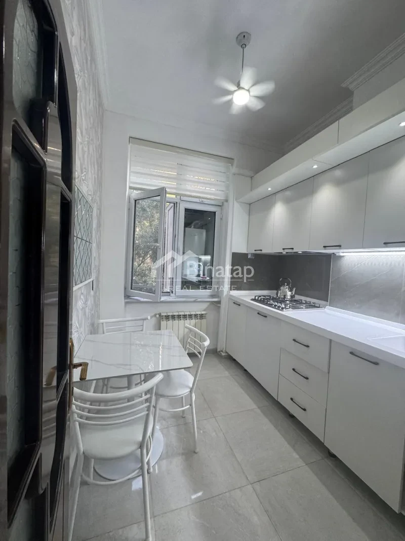 Satılır 3 otaqlı köhnə tikili 72 m², Elmlər Akademiyası m. — şəkil 12