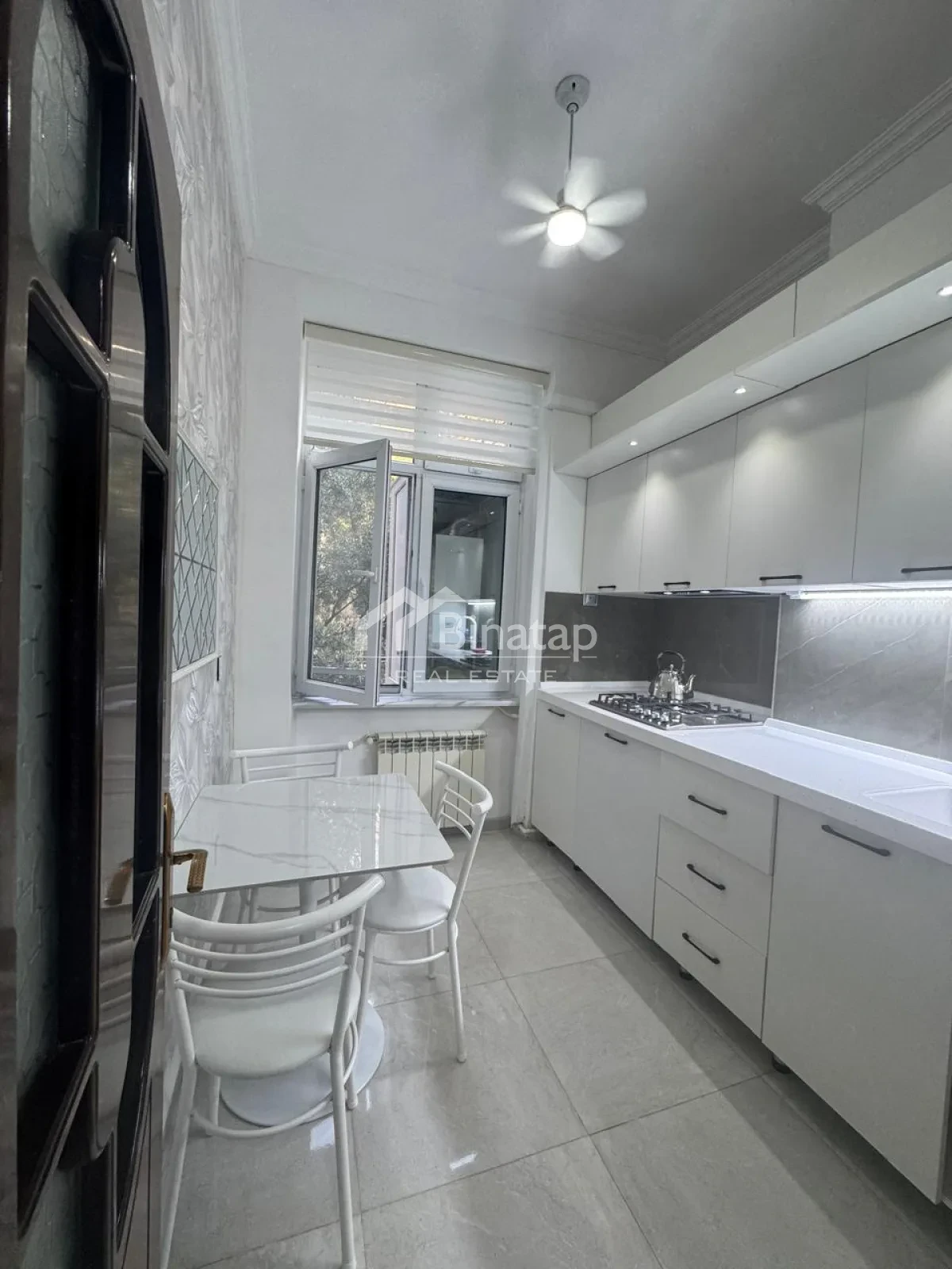 Satılır 3 otaqlı köhnə tikili 72 m², Elmlər Akademiyası m. — şəkil 12