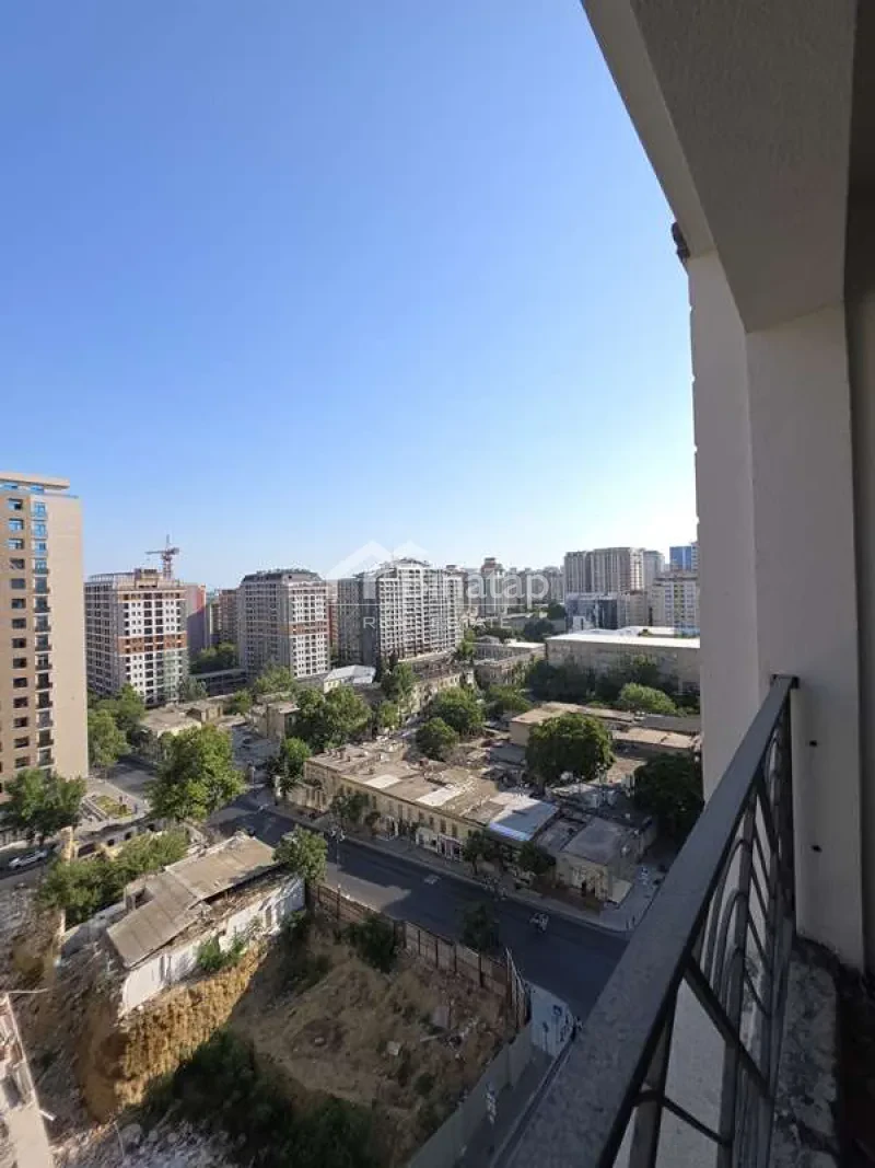 Satılır 3 otaqlı yeni tikili 125 m², 28 May m. — şəkil 2