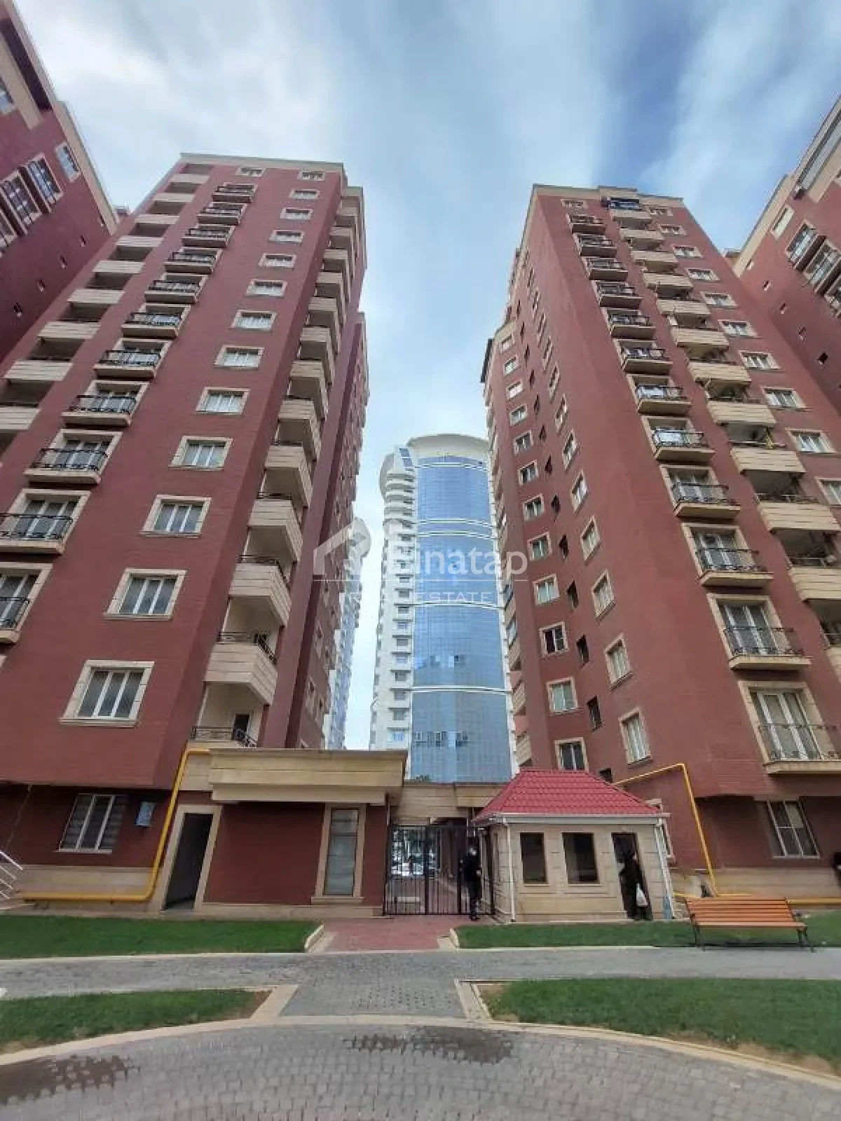 Satılır 4 otaqlı yeni tikili 186 m², 28 May m. — şəkil 4