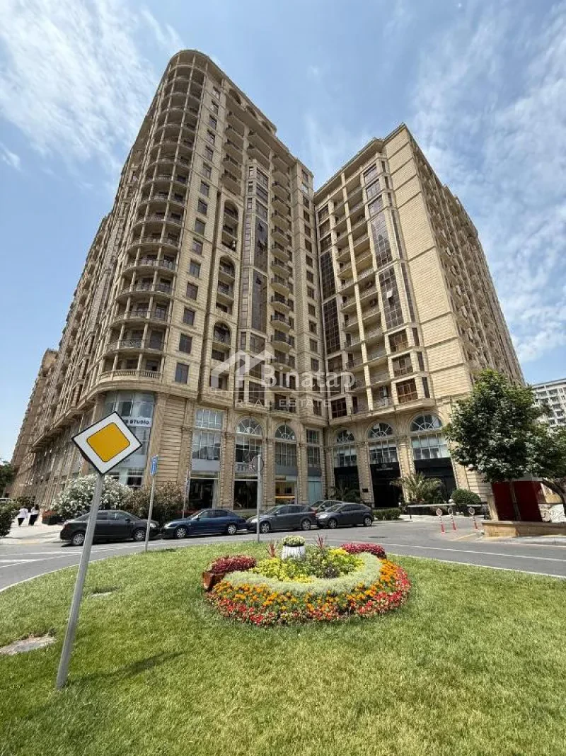Satılır 4 otaqlı yeni tikili 210 m², 28 May m.