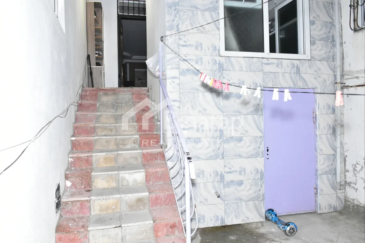 Satılır 4 otaqlı həyət evi / bağ evi 130 m², Neftçilər m. — şəkil 2