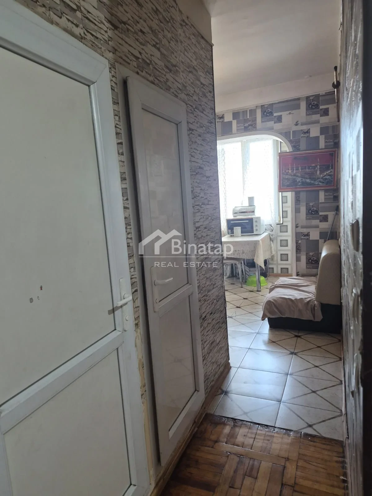 Satılır 2 otaqlı köhnə tikili 52.4 m², 20 Yanvar m. — şəkil 9
