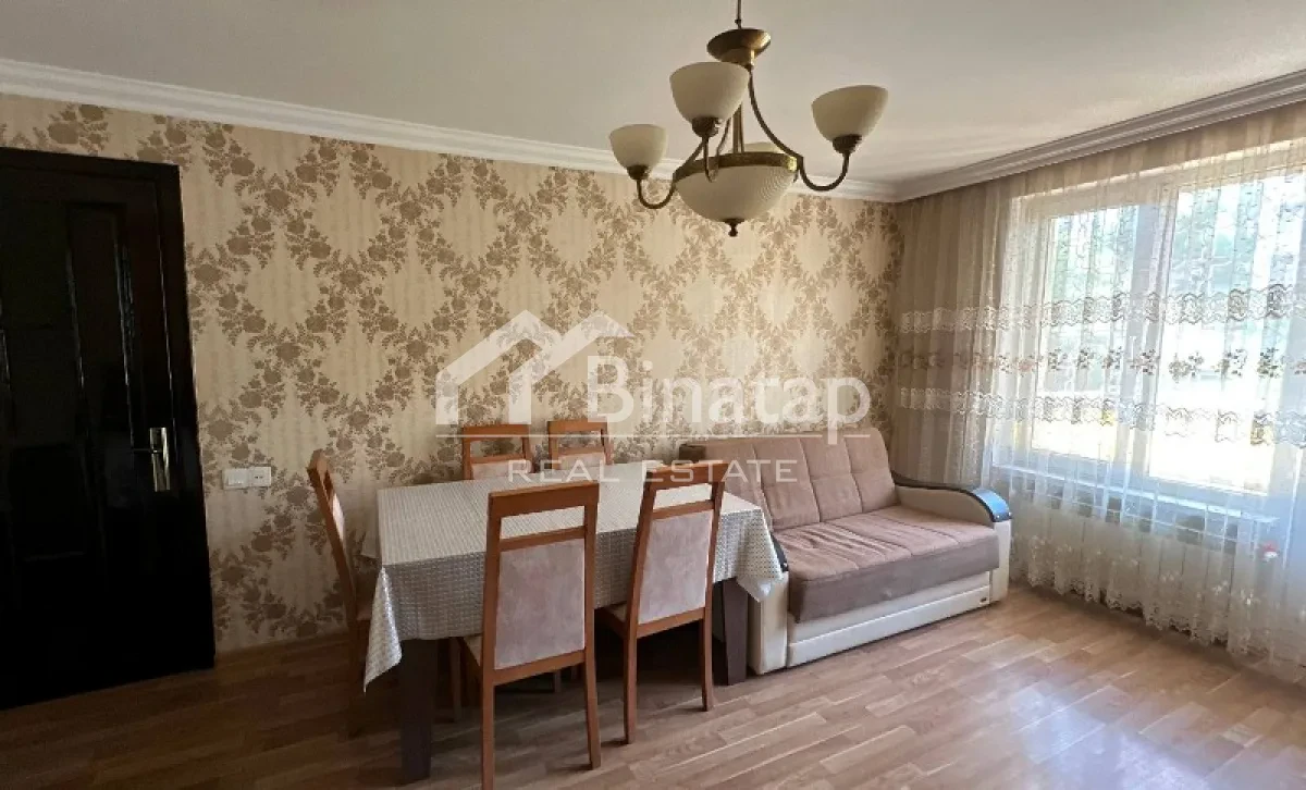 Satılır 2 otaqlı köhnə tikili 45 m², Elmlər Akademiyası m. — şəkil 1