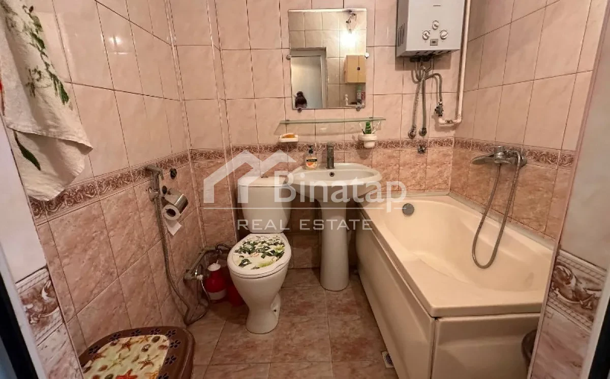 Satılır 2 otaqlı köhnə tikili 45 m², Elmlər Akademiyası m. — şəkil 11