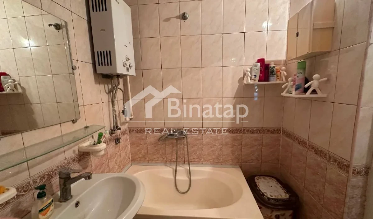 Satılır 2 otaqlı köhnə tikili 45 m², Elmlər Akademiyası m. — şəkil 12