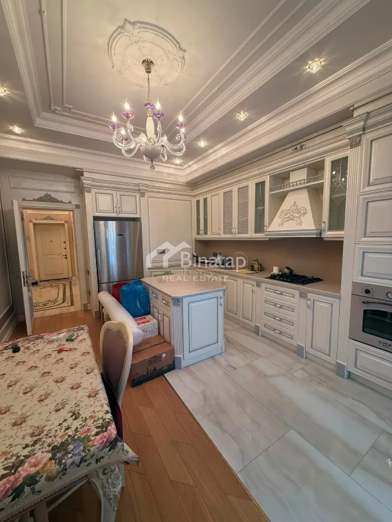 Satılır 4 otaqlı yeni tikili 270 m², 28 May m. — şəkil 12