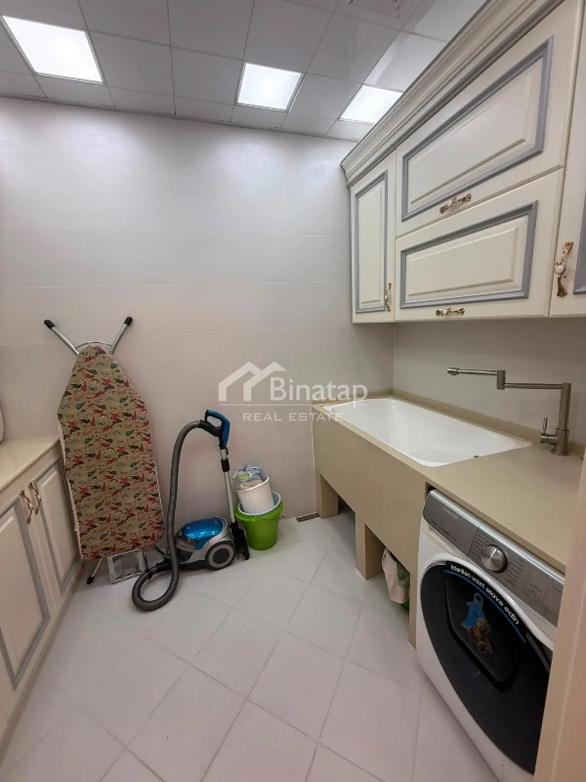 Satılır 4 otaqlı yeni tikili 270 m², 28 May m. — şəkil 13