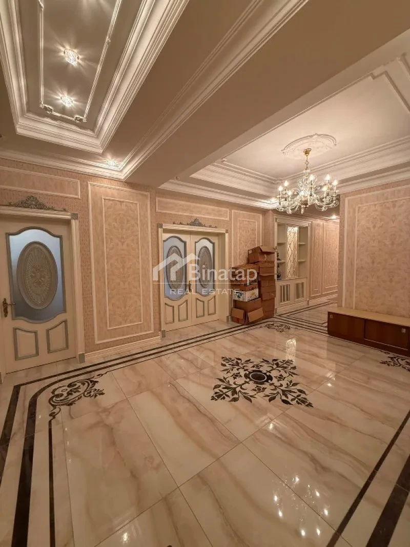 Satılır 4 otaqlı yeni tikili 270 m², 28 May m. — şəkil 17