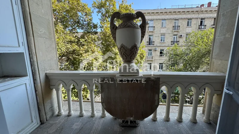 Satılır 3 otaqlı köhnə tikili 115 m², Sahil m. — şəkil 18