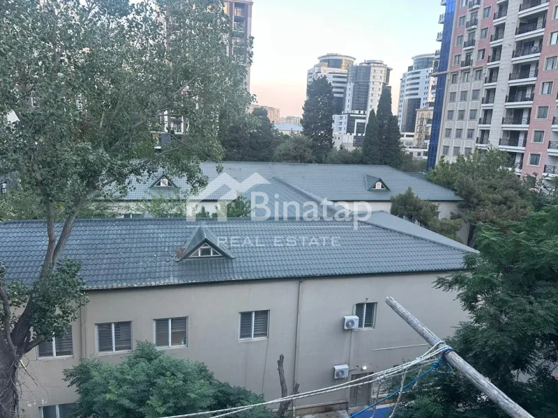 Продаётся 3-комн. квартира 63 м², м. Гянджлик