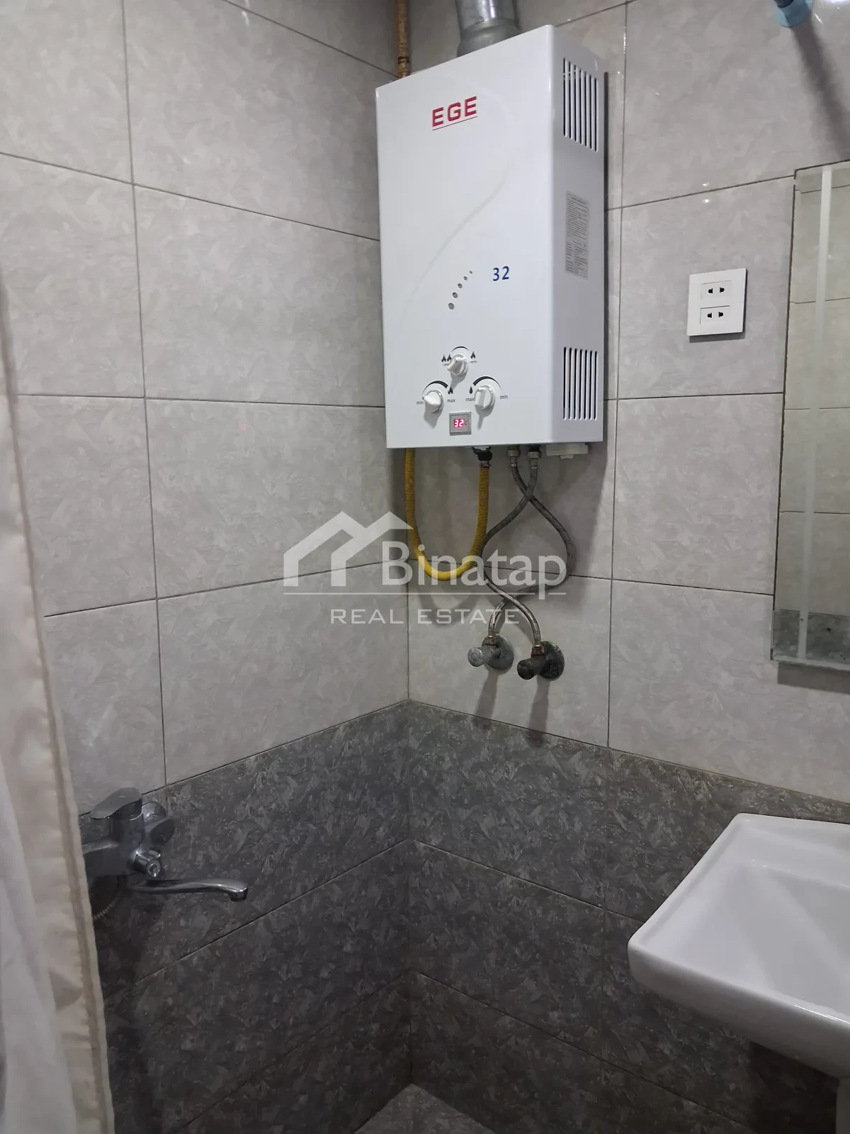 Satılır 1 otaqlı köhnə tikili 36 m², Əhmədli m. — şəkil 11