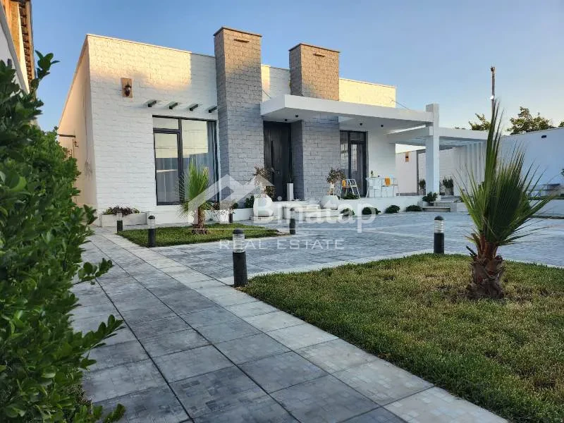 Satılır 5 otaqlı həyət evi / bağ evi 172 m², Şüvəlan qəs.
