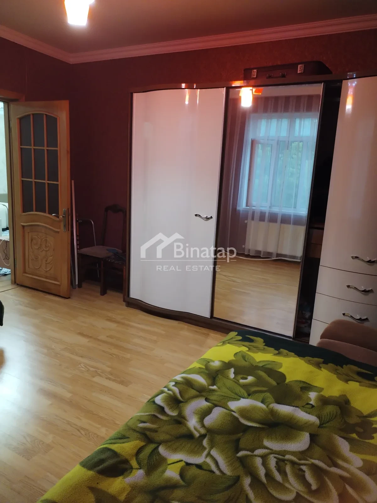 Satılır 4 otaqlı köhnə tikili 1000 m², Koroğlu m. — şəkil 2