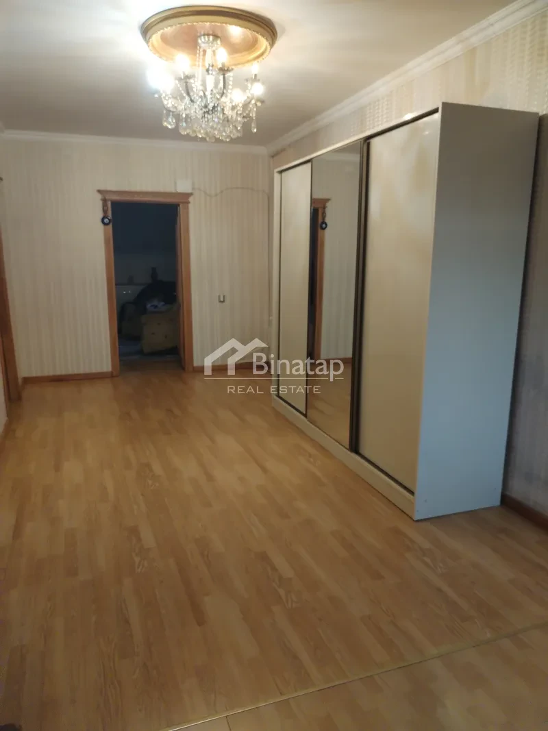 Satılır 4 otaqlı köhnə tikili 1000 m², Koroğlu m. — şəkil 9