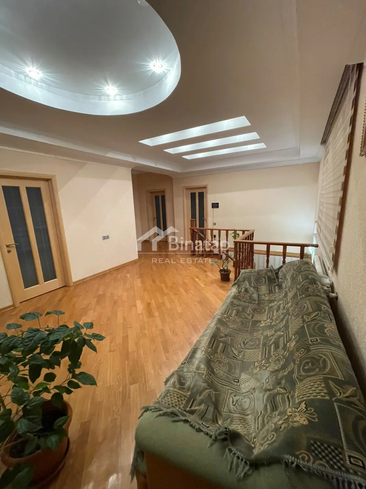 Satılır 6 otaqlı yeni tikili 300 m², 8 Noyabr m. — şəkil 17