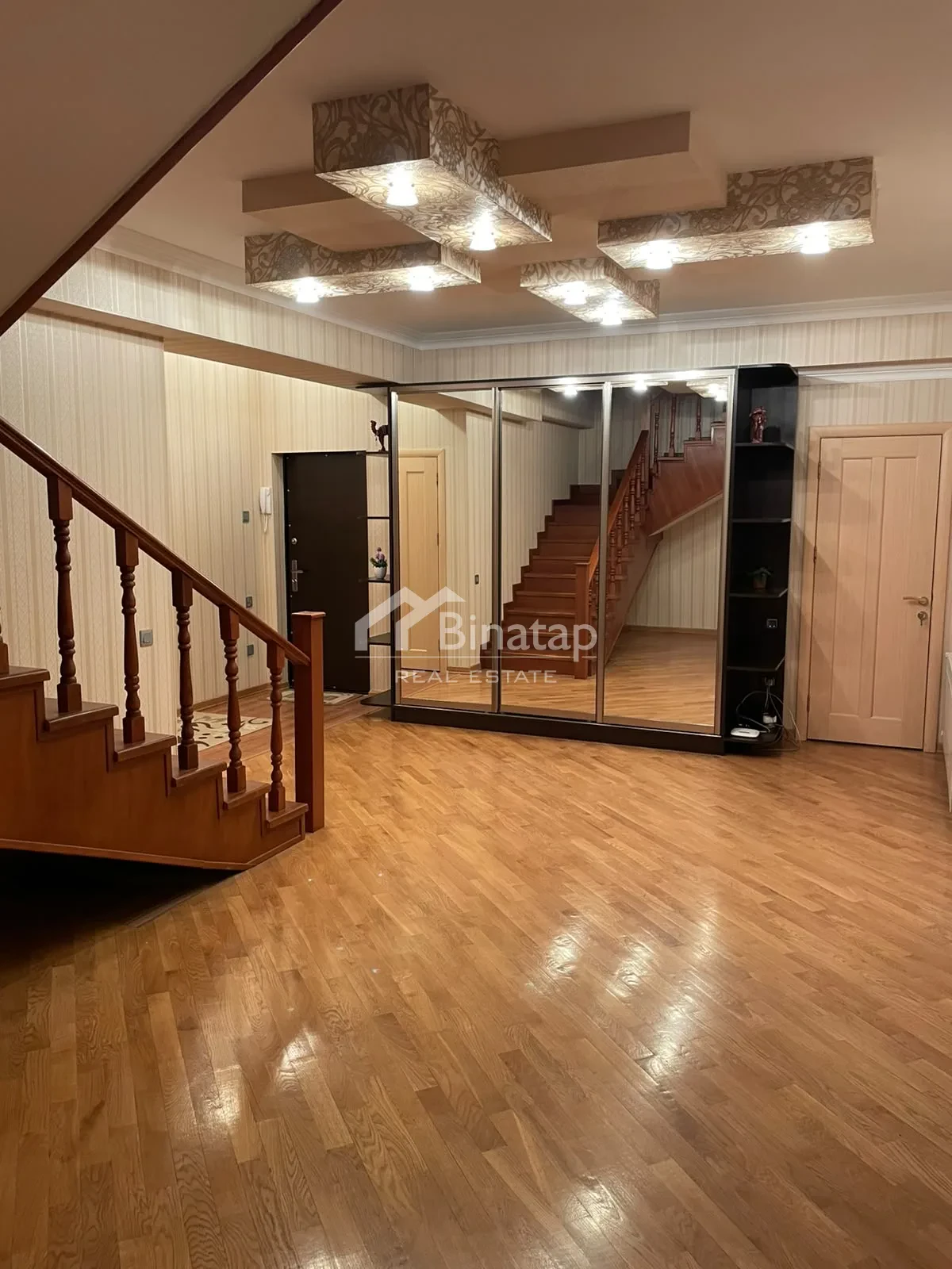 Satılır 6 otaqlı yeni tikili 300 m², 8 Noyabr m. — şəkil 18