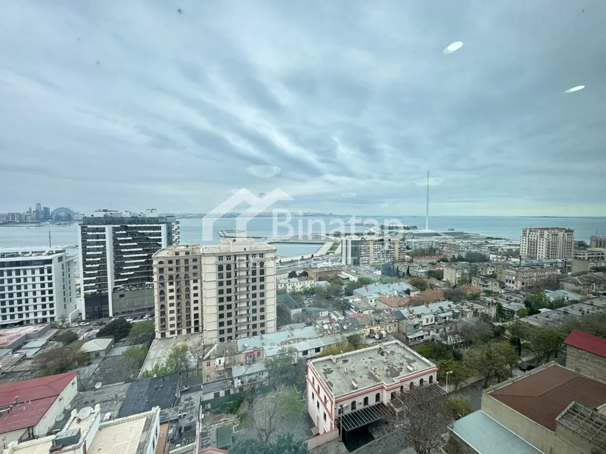Продаётся 3-комн. квартира 100 м², м. Ичеришехер — фото 1