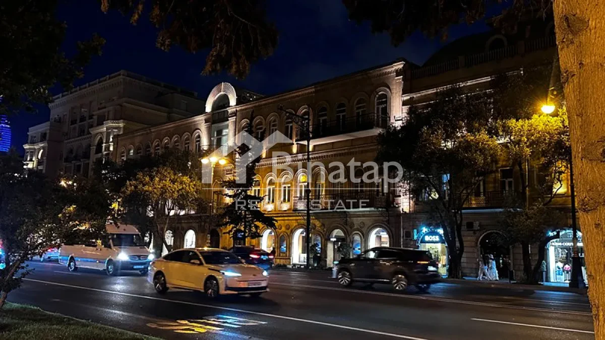 Продаётся 4-комн. квартира 130 м², м. Сахил — фото 1