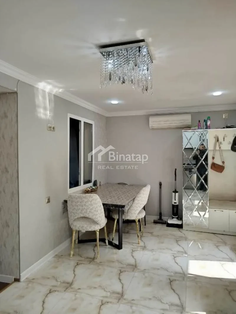 Satılır 2 otaqlı köhnə tikili 50 m², İnşaatçılar m.