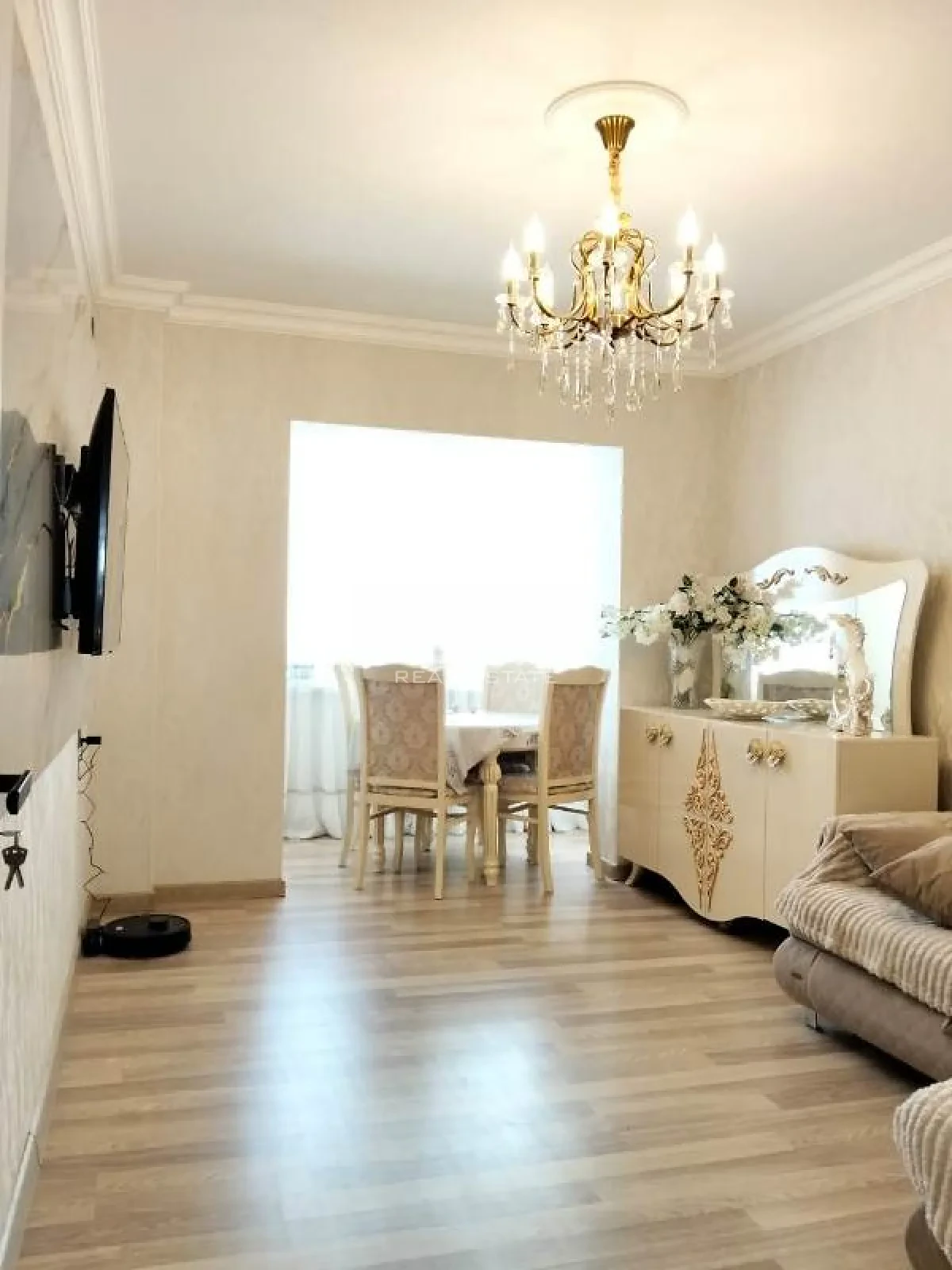 Satılır 2 otaqlı köhnə tikili 60 m², İnşaatçılar m. — şəkil 1