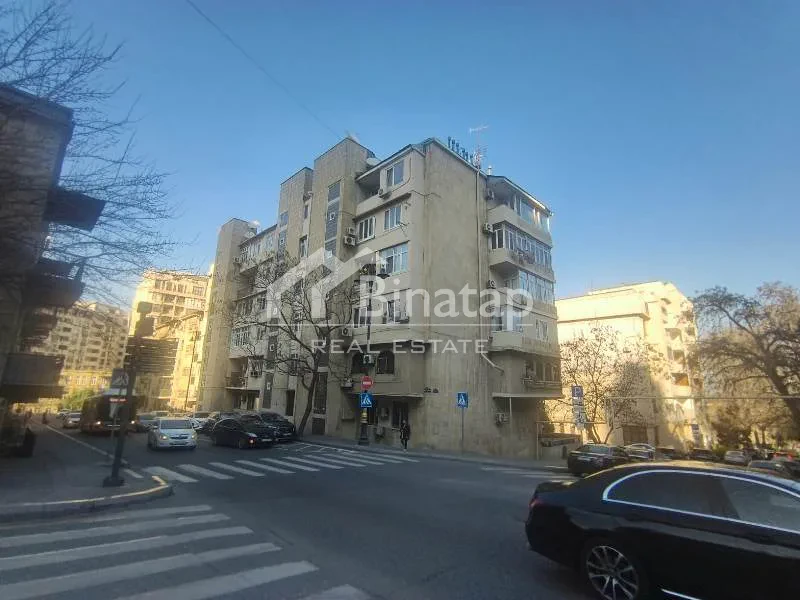 Продаётся 2-комн. квартира 58 м², м. Ичеришехер
