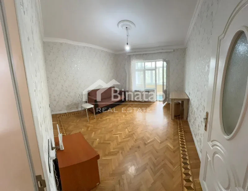 Satılır 2 otaqlı köhnə tikili 59 m², Gənclik m.