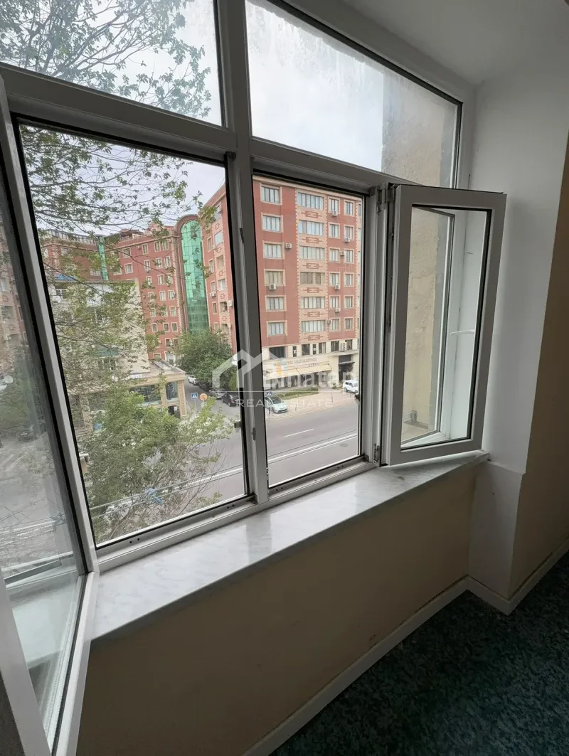 Satılır 2 otaqlı köhnə tikili 59 m², Gənclik m. — şəkil 7