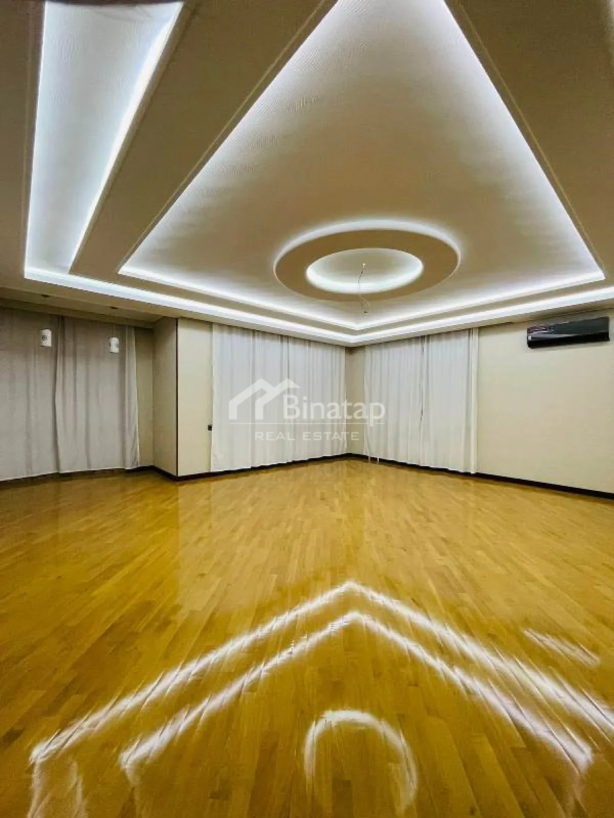 Satılır 3 otaqlı yeni tikili 165 m², 8 Noyabr m. — şəkil 1
