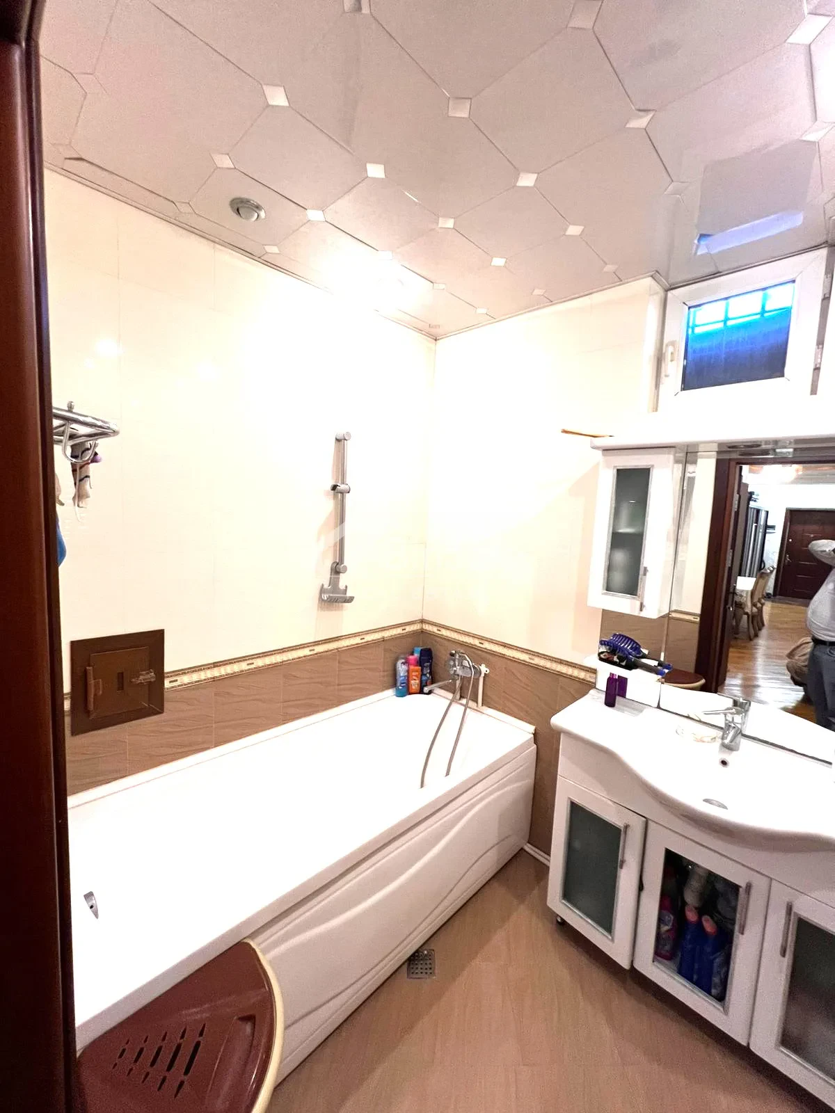 Satılır 3 otaqlı yeni tikili 125 m², İnşaatçılar m. — şəkil 14