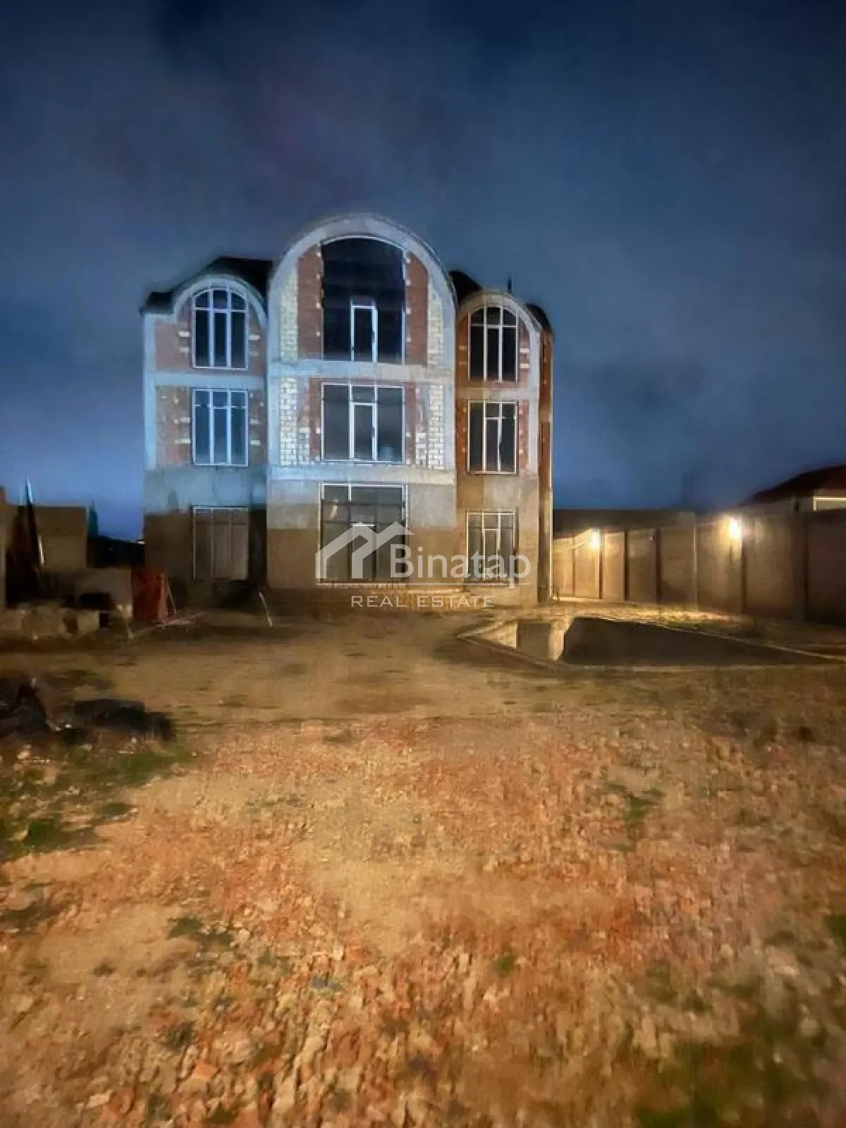Satılır 6 otaqlı həyət evi / bağ evi 500 m², Novxanı qəs. — şəkil 1