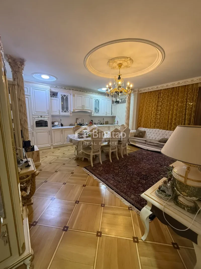 Satılır 3 otaqlı yeni tikili 95 m², İnşaatçılar m.