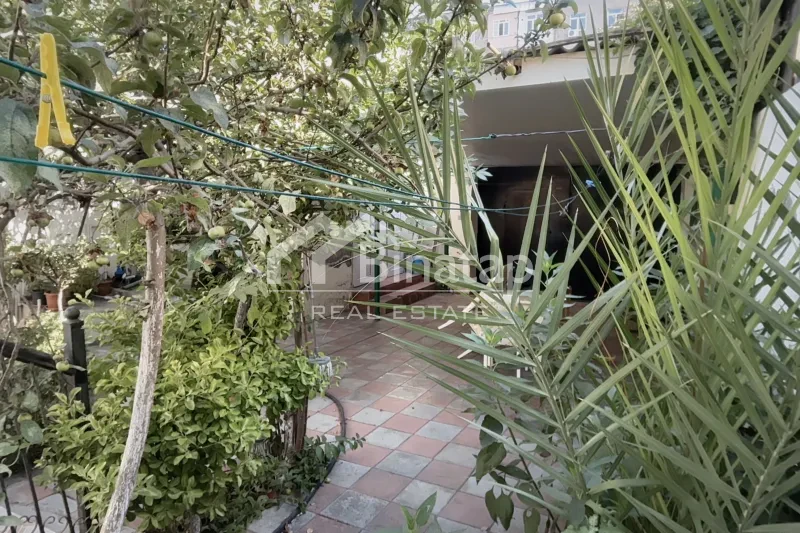 Satılır 5 otaqlı köhnə tikili 100 m², Mərdəkan qəs.