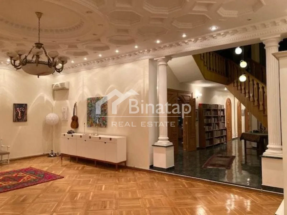 Satılır 7 otaqlı köhnə tikili 470 m², Sahil m. — şəkil 3