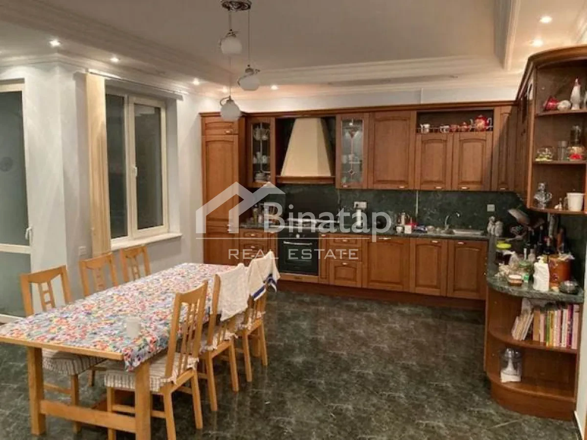 Satılır 7 otaqlı köhnə tikili 470 m², Sahil m. — şəkil 5