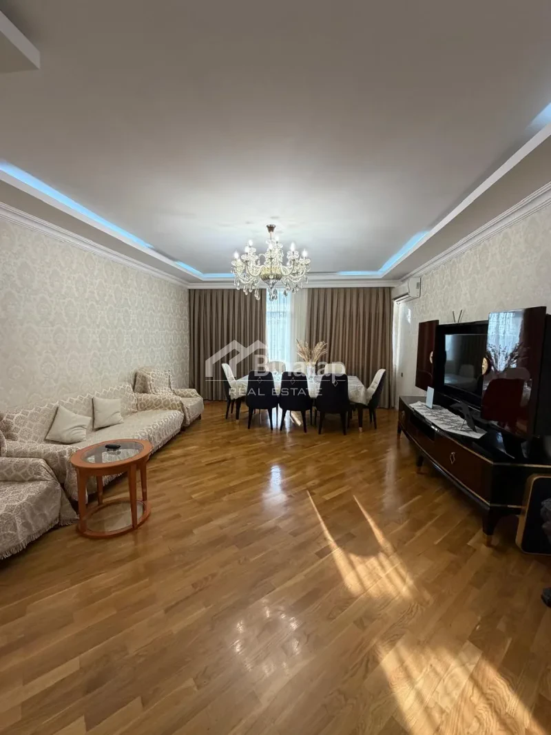 Satılır 3 otaqlı yeni tikili 135 m²