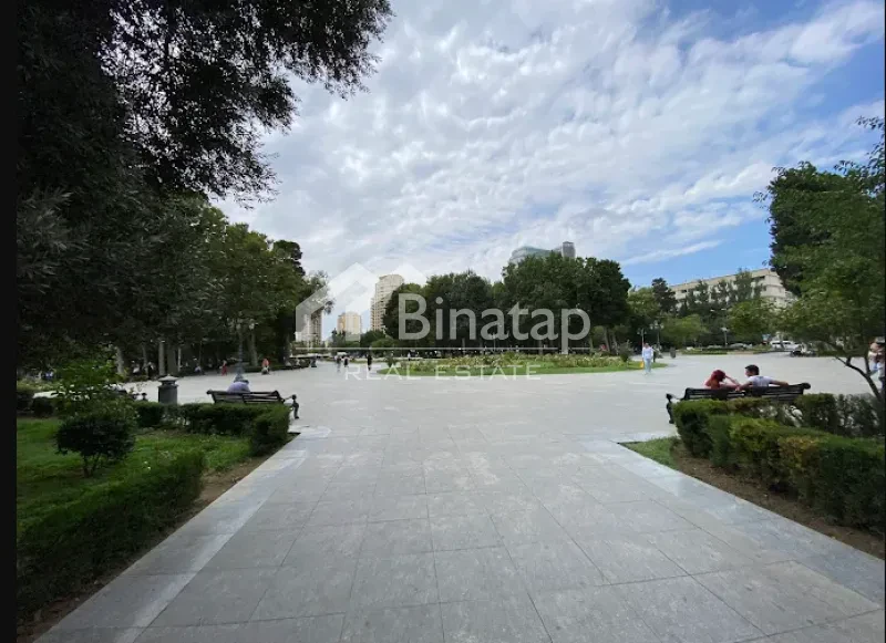 Satılır 3 otaqlı köhnə tikili 80 m², 28 May m.