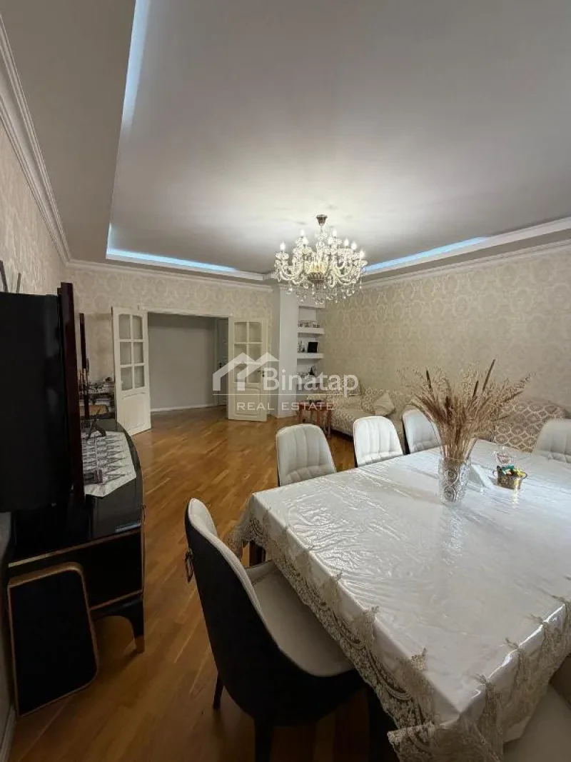 Satılır 3 otaqlı yeni tikili 135 m², 8 Noyabr m. — şəkil 2