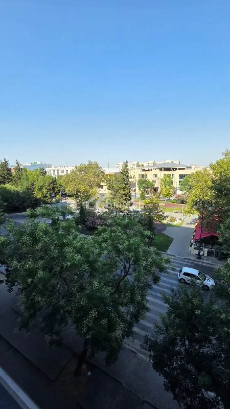Satılır 3 otaqlı köhnə tikili 61 m², Gənclik m. — şəkil 16